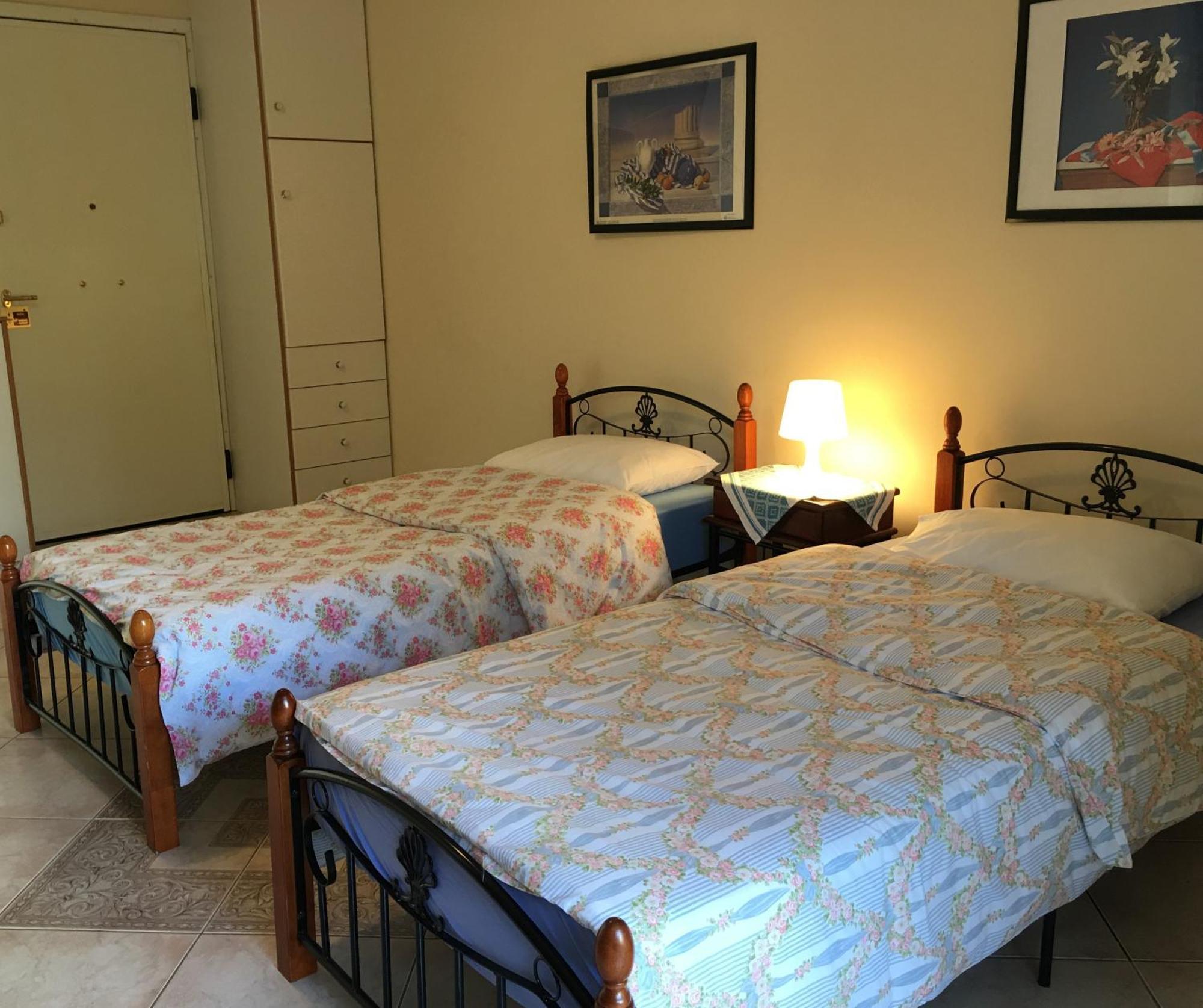 Cozy Maria In Paleo Faliro